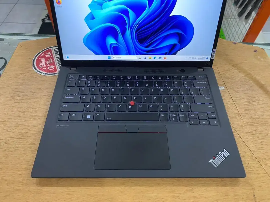 Lenovo ThinkPad T14S G3 Ryzen 5 PRO 6650U Ram 16GB SSD 512GB SlimMulus - Image 2 of 10