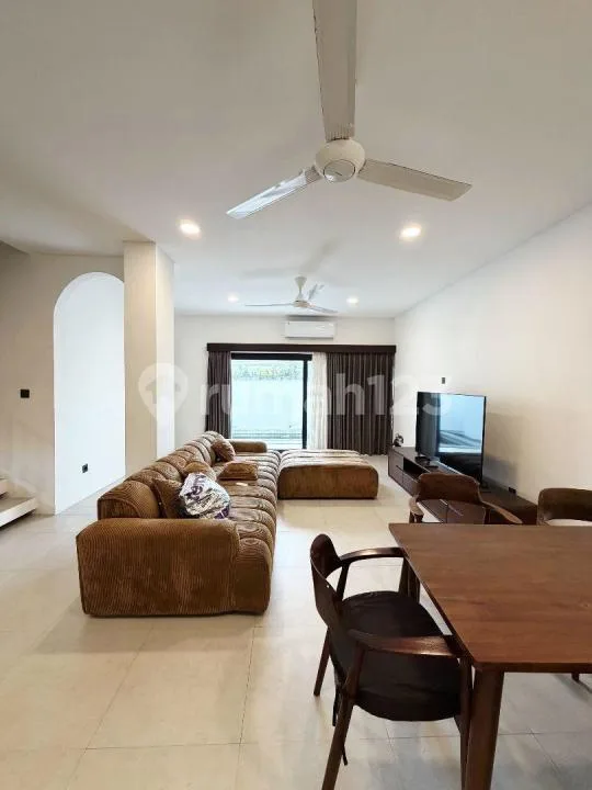3 Bedroom Villa With Private Pool & Rooftop - Padonan, Canggu - Image 1 of 4