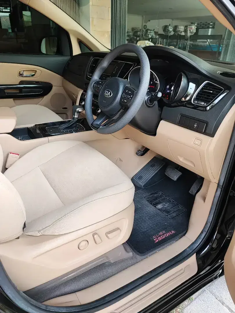 Kia Sedona 2017 istimewa, 11 seat - Image 7 of 9