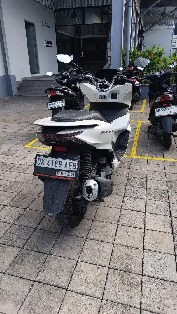 Motor honda PCX Putih ABS - Image 3 of 7