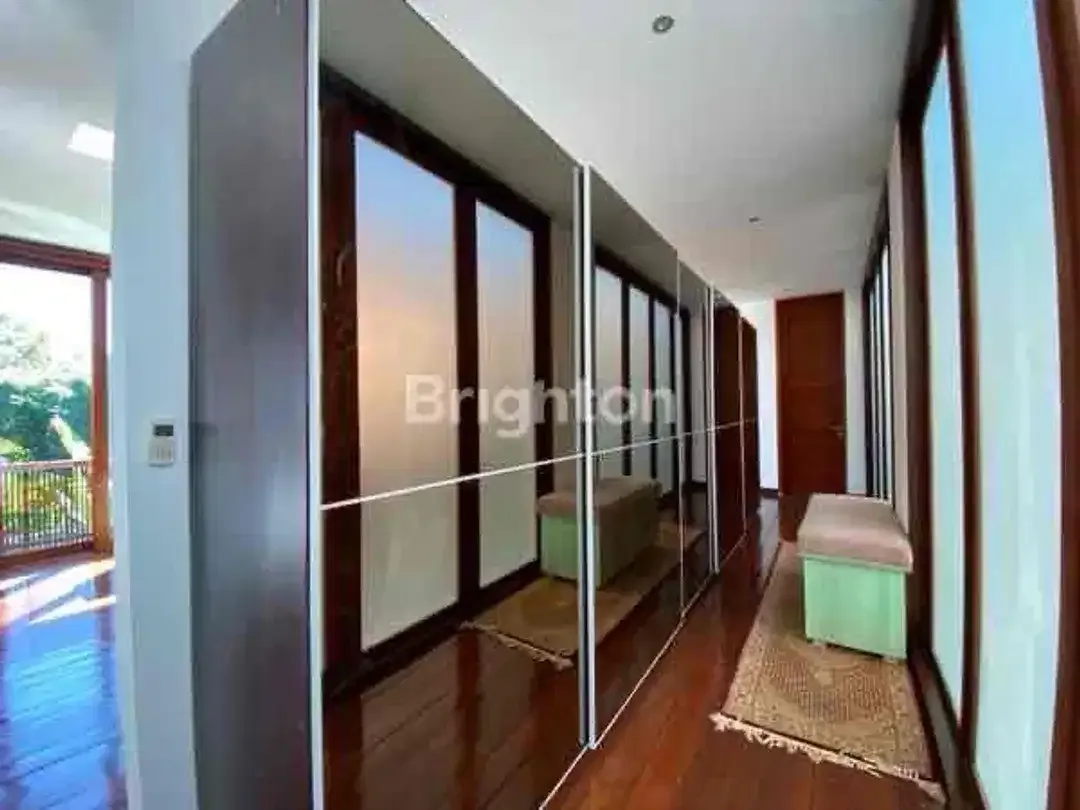 4 BR OPEN SPACE TROPICAL VILLA IN SANUR PRIME AREA - Image 5 of 8