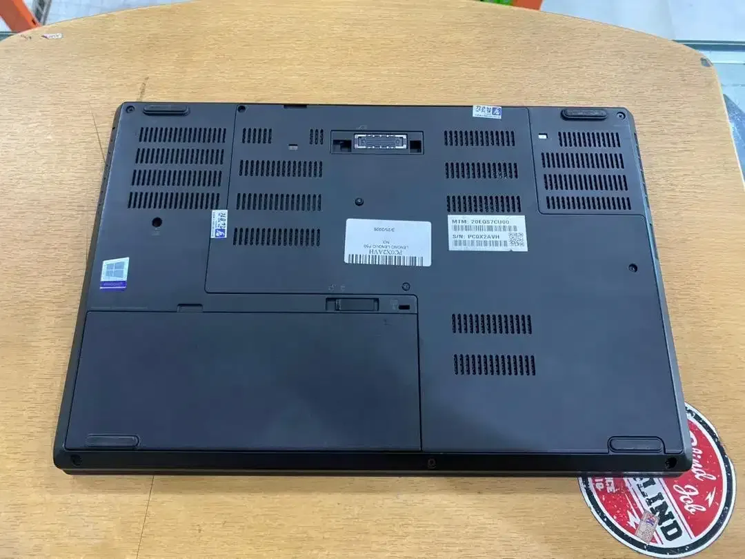 Lenovo ThinkPad P50 Intel Xeon Ram 32GB SSD 512GB Nvidia 4G Mulus - Image 9 of 10