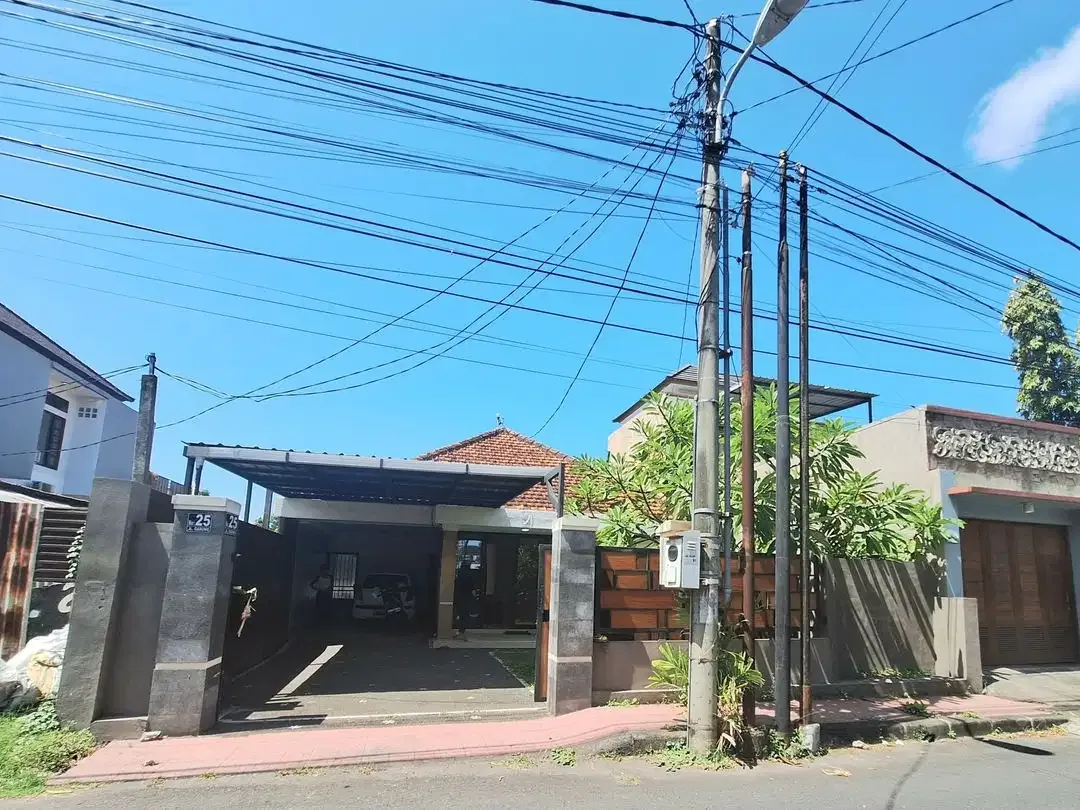 Rumah Cocok Untuk Kantor dan Bimbel di Jl Gadung Denpasar Utara - Image 1 of 10