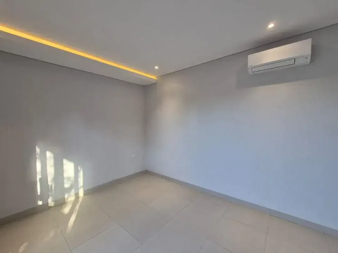 DISEWAKAN VILLA MODERN  DI JALAN SEKUTA - SANUR - Image 4 of 10