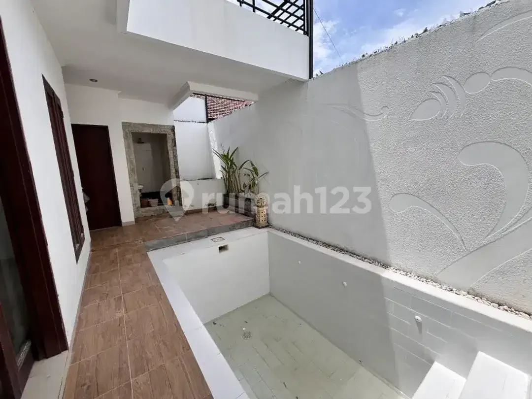3 Bedroom House Semi Villa In Kerobokan - Image 5 of 10