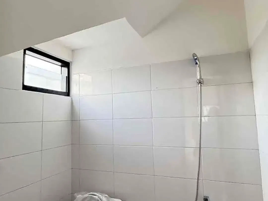 DIJUAL / DIKONTRAKKAN RUMAH BARU 2 LANTAI VIEW GWK DEKAT KAMPUS UNUD JIMBARAN - Image 6 of 10