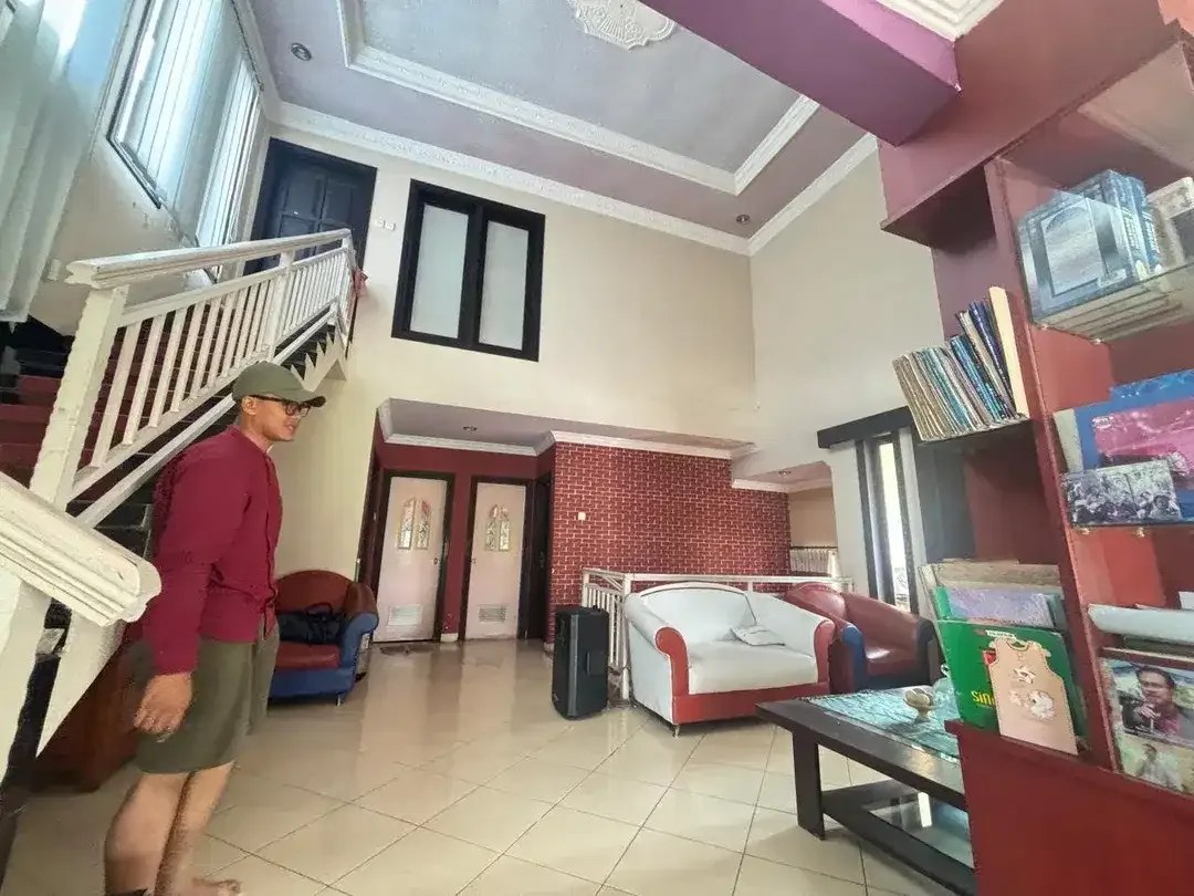 RUMAH 3 LANTAI DI PERUMAHAN JL RAYA LUKLUK MENGWI DEKAT PUSPEM BADUNG - Image 6 of 9