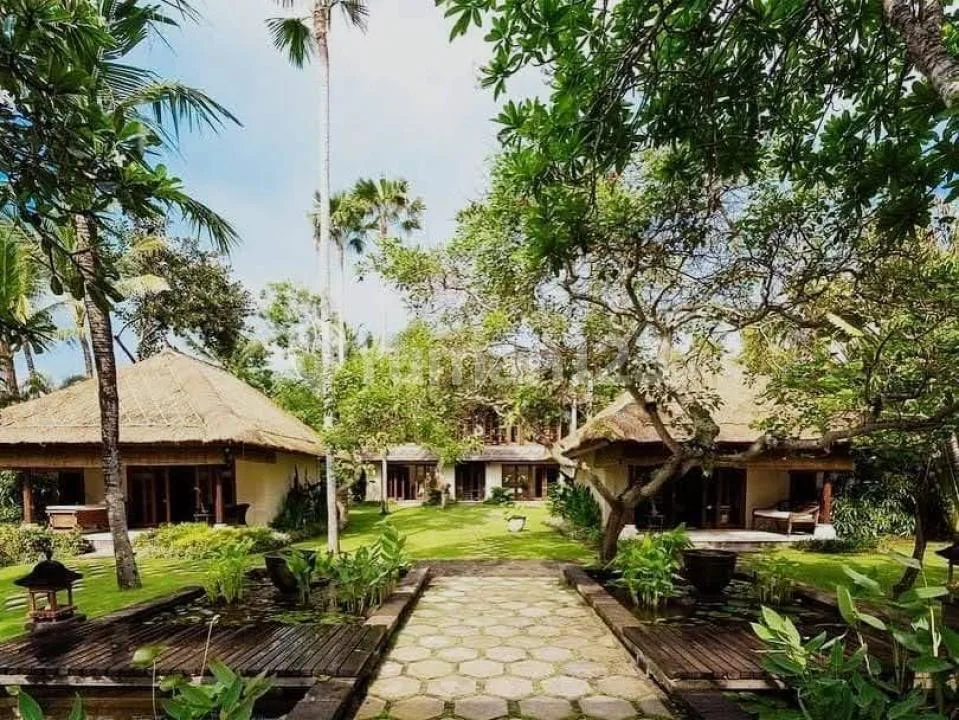 Villa 4 Unit Lahan Luas Furnish 2 Pool View Pantai Balian Tabanan - Image 2 of 4