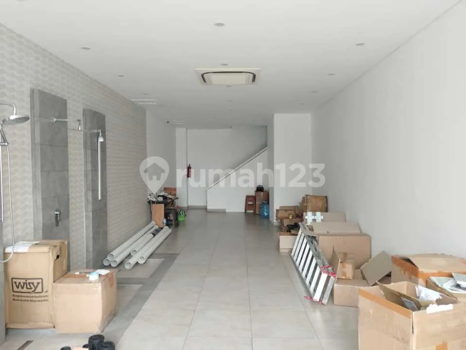 Dijual Ruko Strategis 3 Lantai Dekat Simpang Dewa Ruci - Image 1 of 4