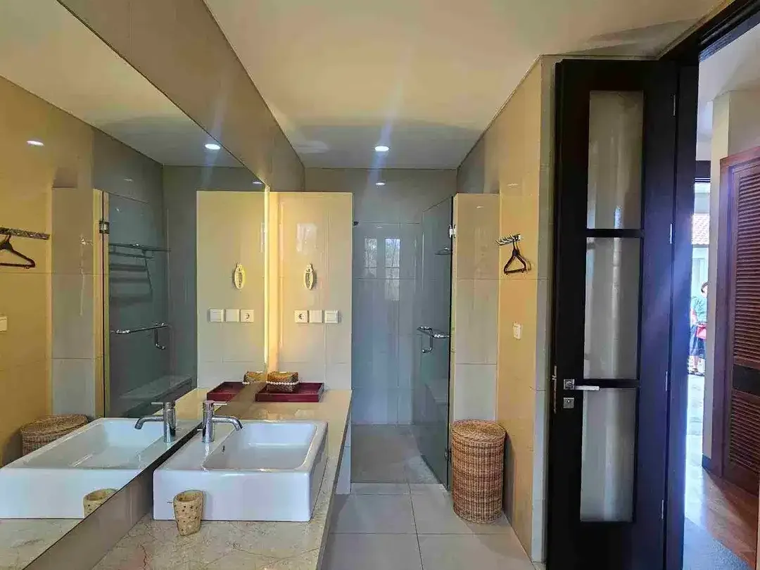 Timeless Tropical Luxury Villa Mansion di Area Jimbaran, dekat Four Season Hotel - Image 5 of 9