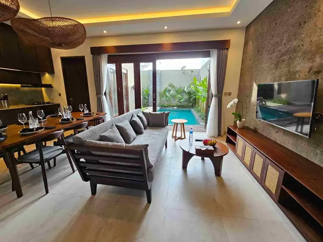 VILLA RESIDENCE SIAP HUNI, FULLY FURNISHED, LOKASI KAWASAN ELIT - Image 5 of 10