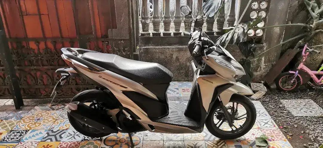 Vario 150 2020 Silver – Harga 19jt Nego, Pajak Hidup, Siap Jalan - Image 1 of 7
