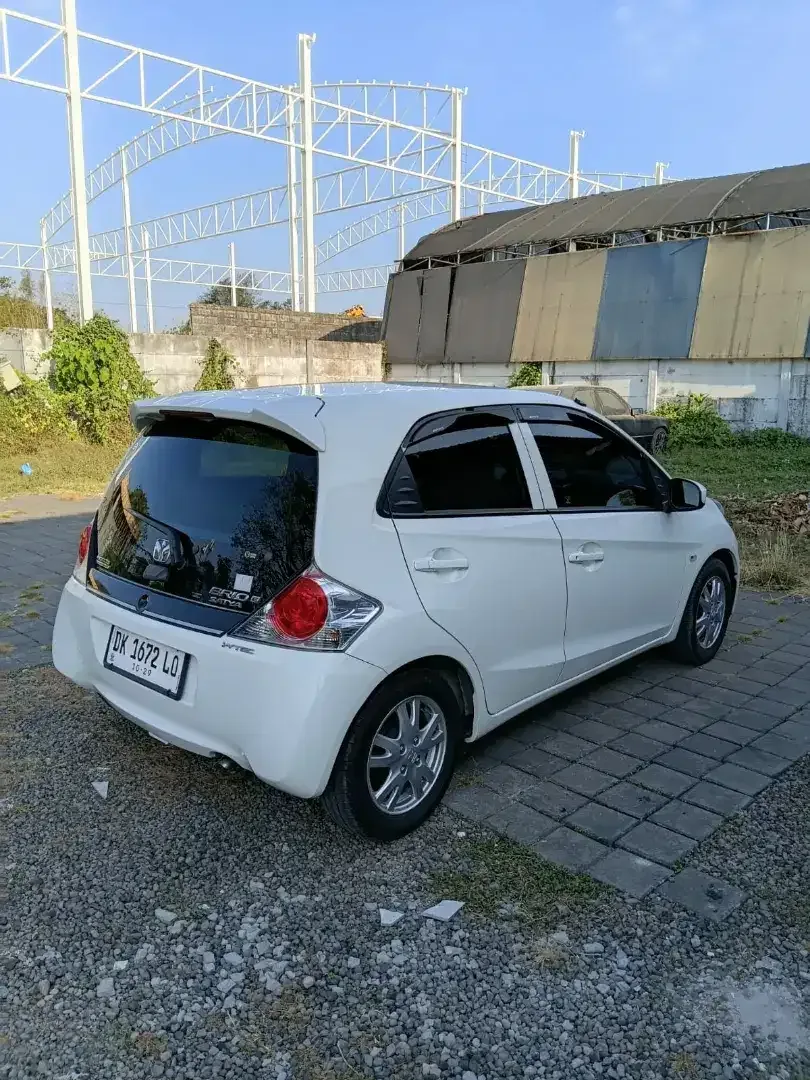 Honda Brio Satya E Manual 2015 Putih Low Odo 16 Rb - Image 5 of 9