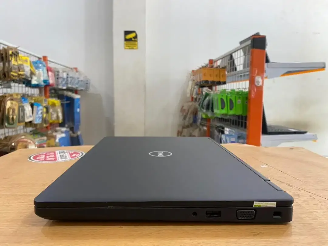Laptop DELL Latitude E5490 Core i5Gen8 Ram 8GB SSD 256GB Mulus Kuat - Image 5 of 10