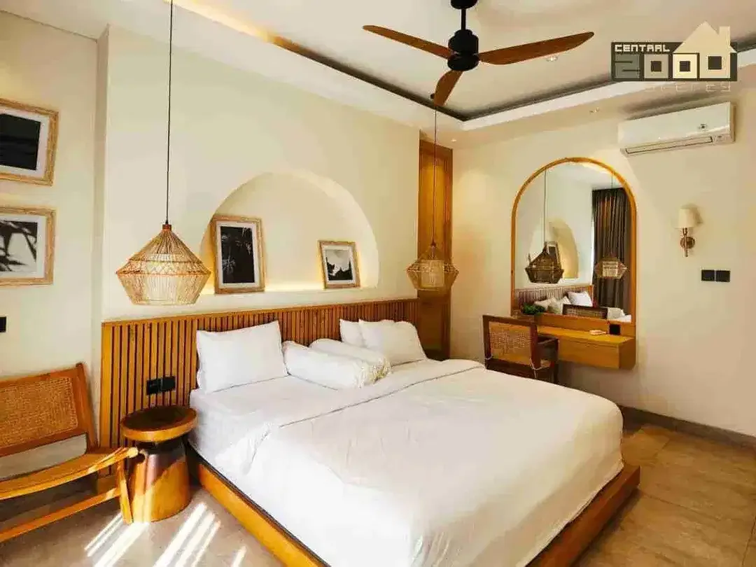 Luxury Freehold Villa with Large Pool & Garden – Umalas Area - Image 8 of 10