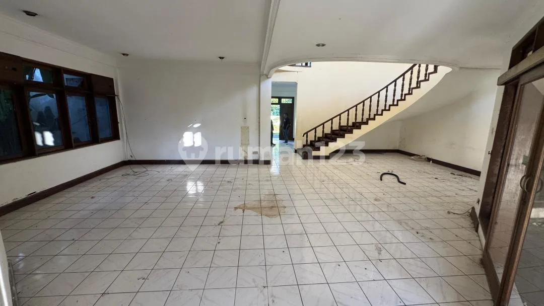 Rumah Sewa di Raya Puputan Renon # Sanur Plaza Renon Hayam Wuruk - Image 3 of 4
