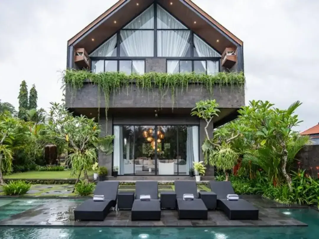 VILLA MEWAH VIEW SAWAH FULL FURNISHED DI SUKAWATI GIANYAR - Image 2 of 7
