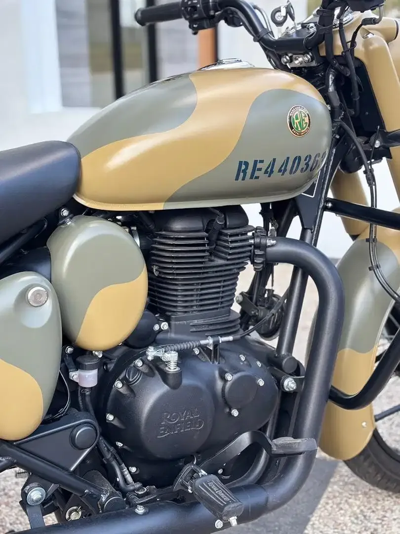 Like New Royal Enfield 350 Classic thn 2025 Comando Sand Koko Motor - Image 7 of 10