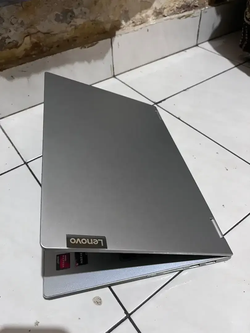 Dijual Laptop 2 in 1 lenovo ideapad C340 Amd Ryzen 5 Touchscreen - Image 4 of 4
