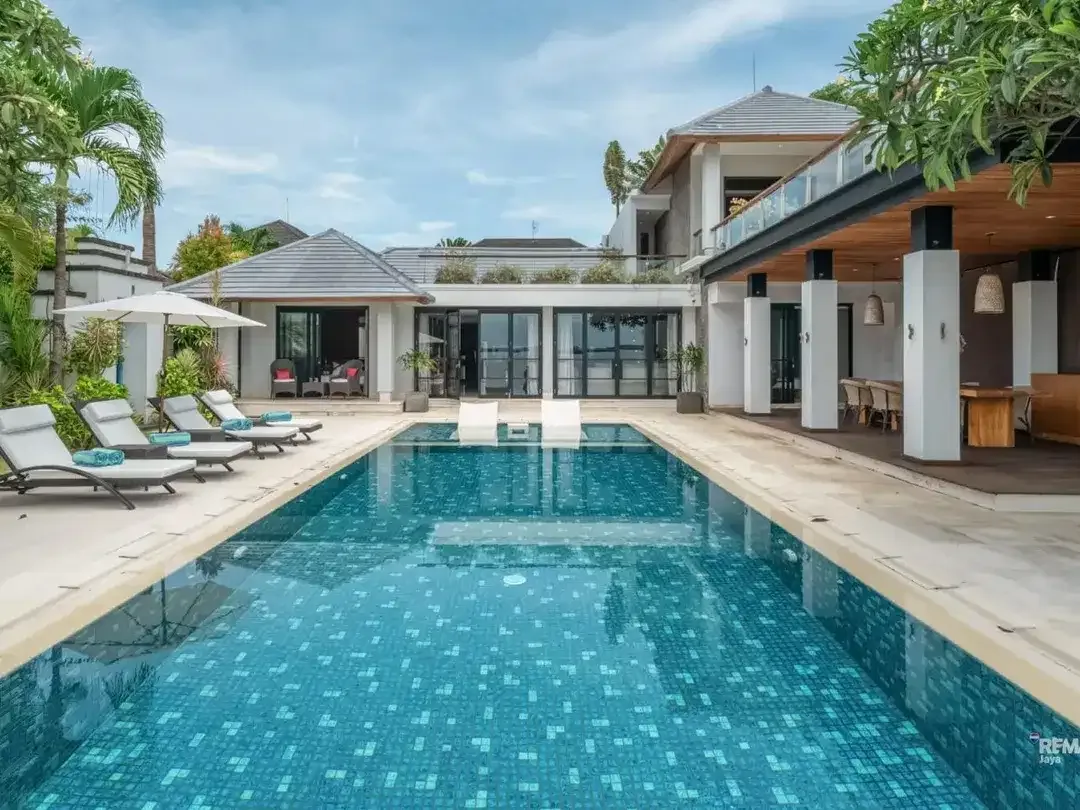 Villa Luxury Beachfront for Sale in Tanjung Benoa, Nusa Dua. - Image 7 of 9