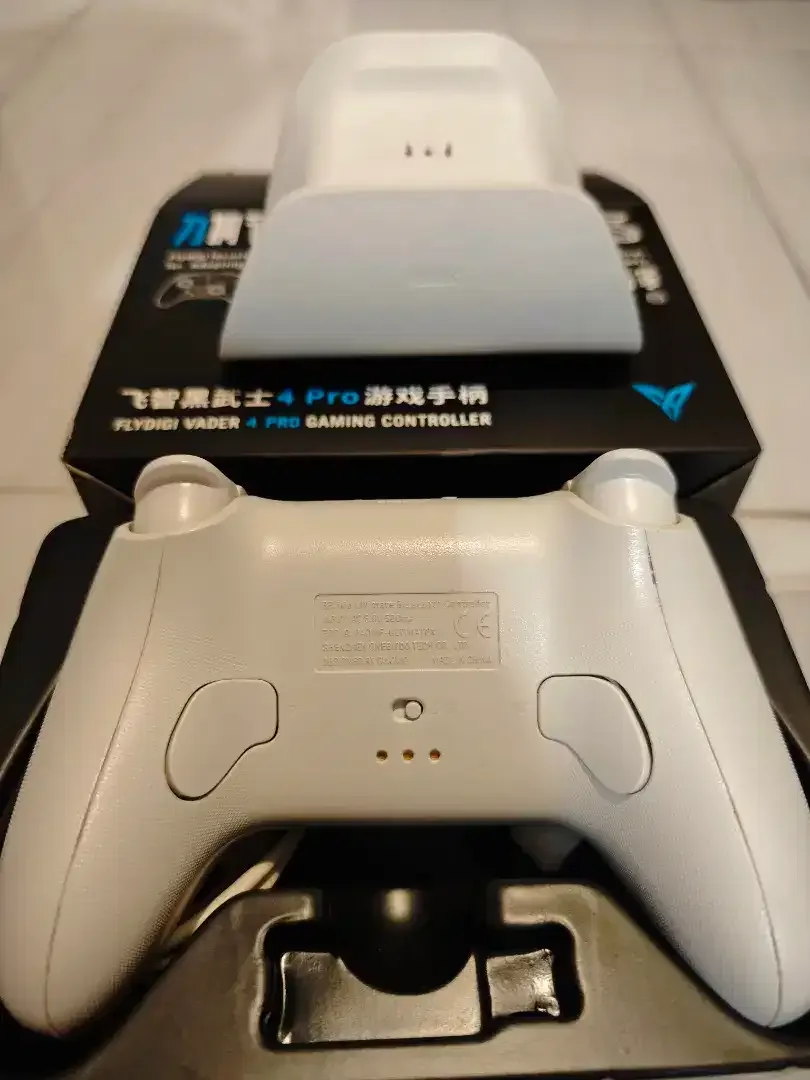 8bitdo Ultimate controller gemepad 2.4G+Bluetooth - Image 4 of 10