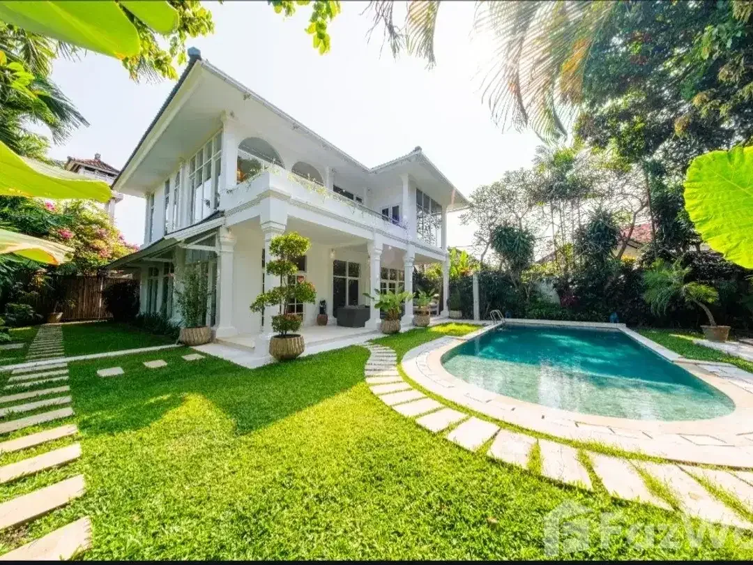 4 Bedroom Villa for rent in Batu Belig, Bali - Image 2 of 10