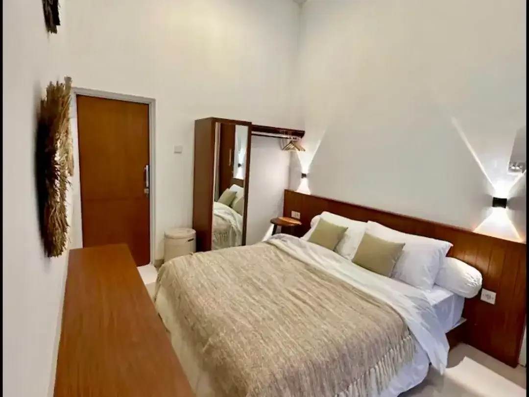 Dijual villa modern 2 Bedroom fully furnished akses strategis - Image 8 of 10