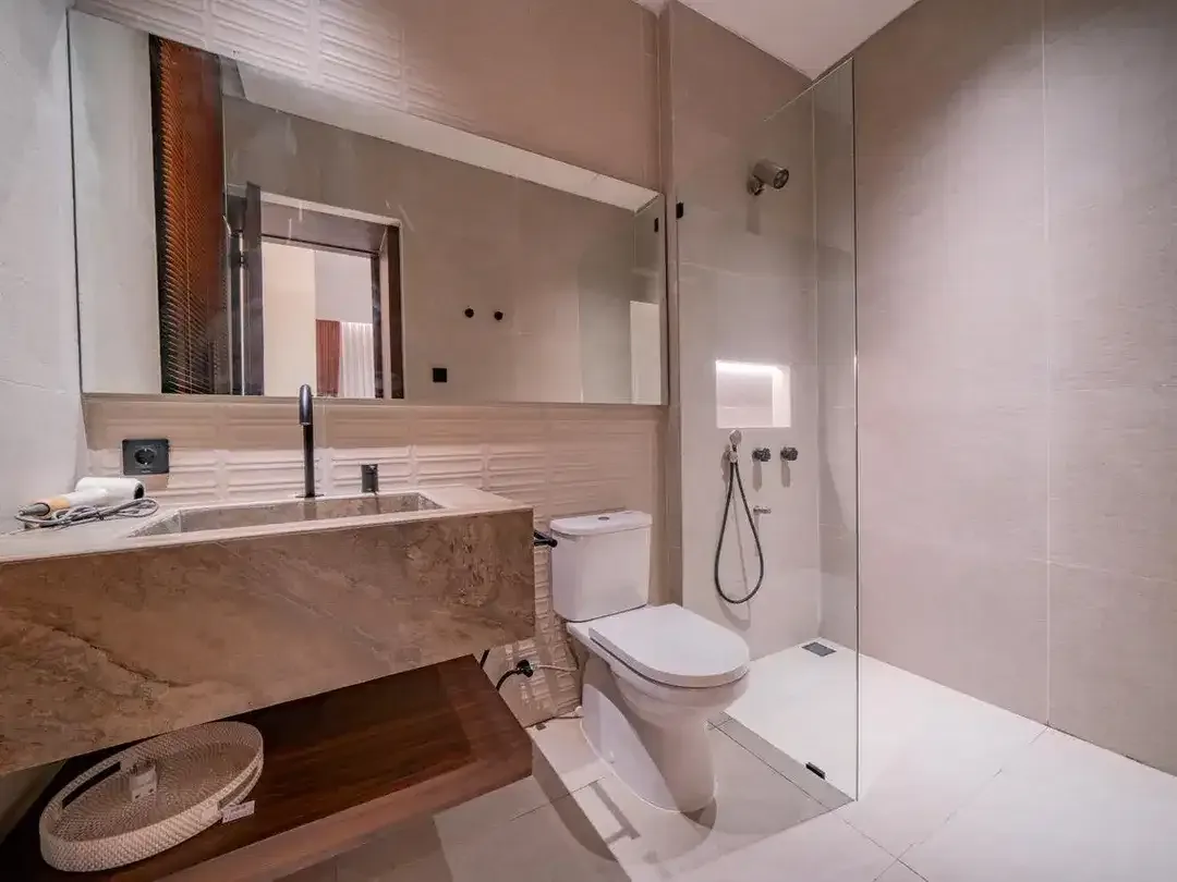 EXCLUSIVE BOUTIQUE TROPICAL VILLA IN PRIME SEMINYAK - Image 9 of 10