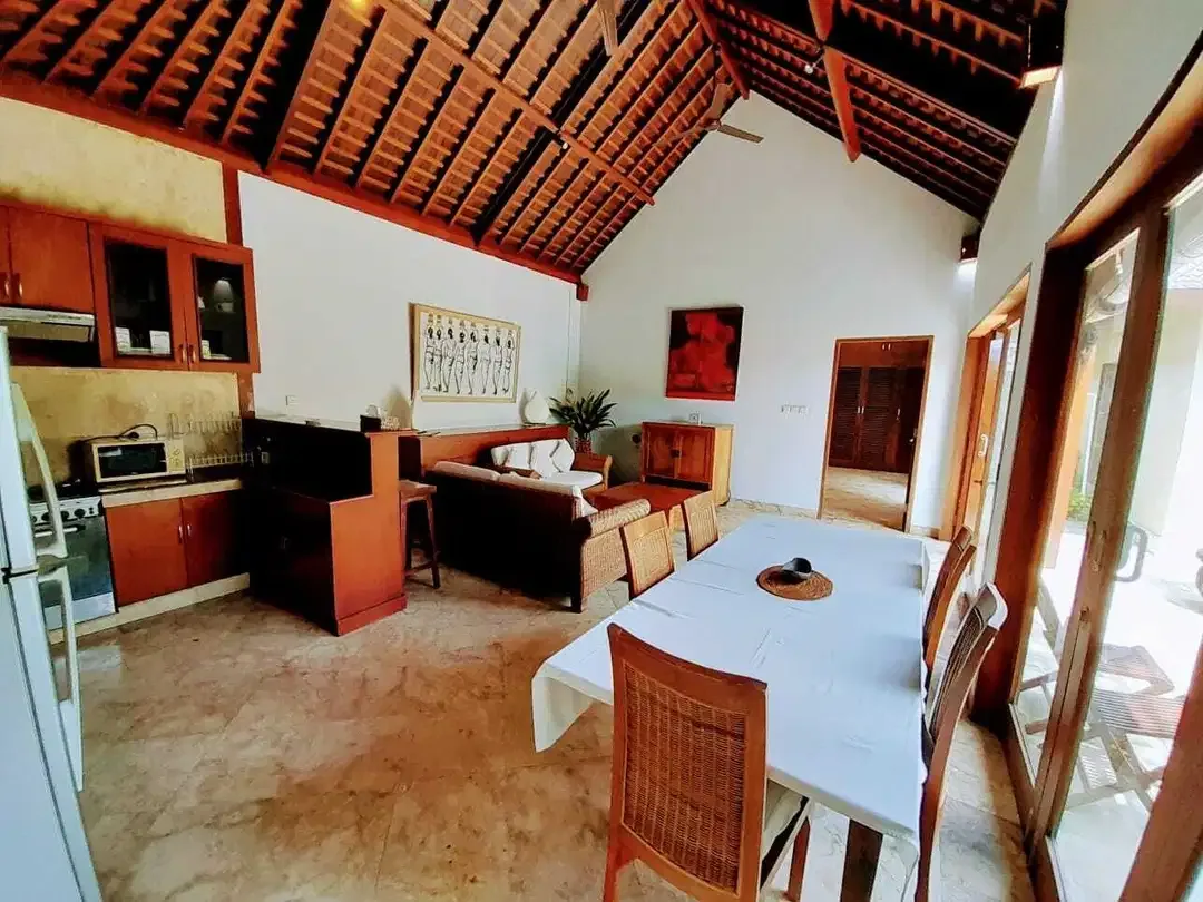 VILLA SEMINYAK JUAL CEPAT HITUNG TANAH SAJA KONDISI TERSEWA - Image 6 of 10