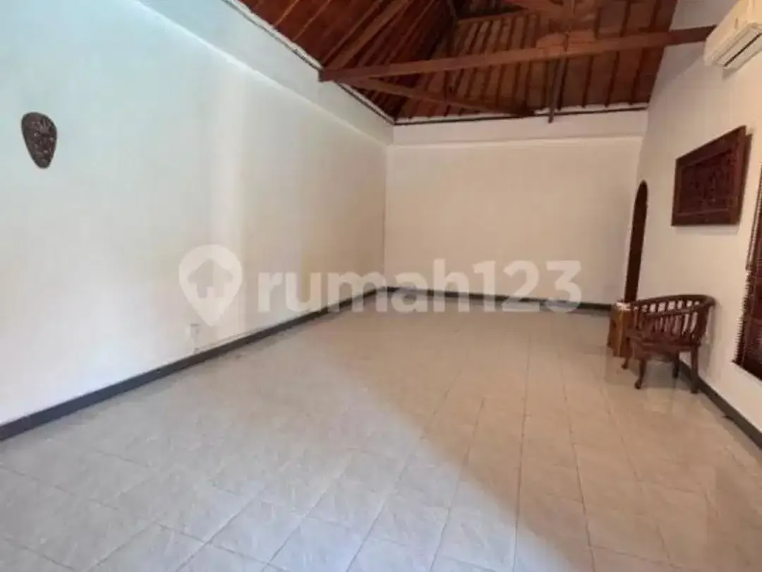 Spacious 5 Bedroom Villa For Rent In Sanur, Private Pool, 700 M² Land, Idr 450 Million/Year - Image 4 of 5