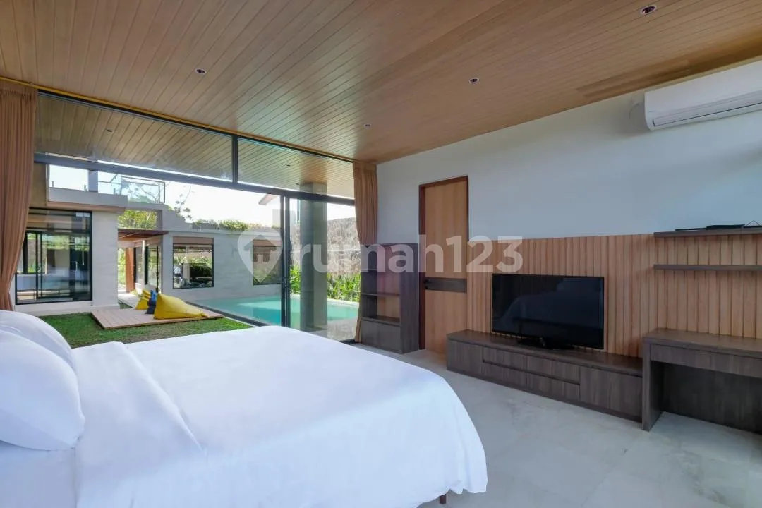Luxury Villa Furnished Dekat Pantai dan Pelabuhan Sanur - Image 3 of 4