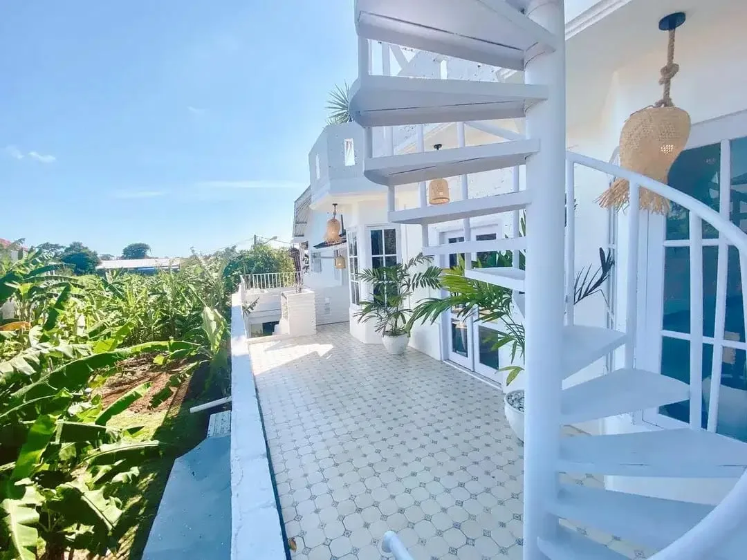 Vila Mewah Modern 3 Lantai dengan Rooftop di Seminyak Bali - Image 7 of 10