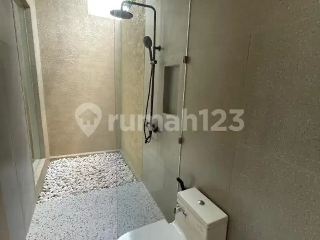 Villa Mewah Area Hotel Ayana Type Spring 3 Bed Room 2 Lantai Jimbaran Bali - Image 6 of 10