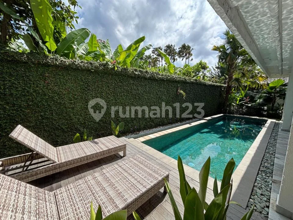 Villa Luas 4 Kamar dengan Taman dan Pool di Petitenget Seminyak - Image 3 of 4