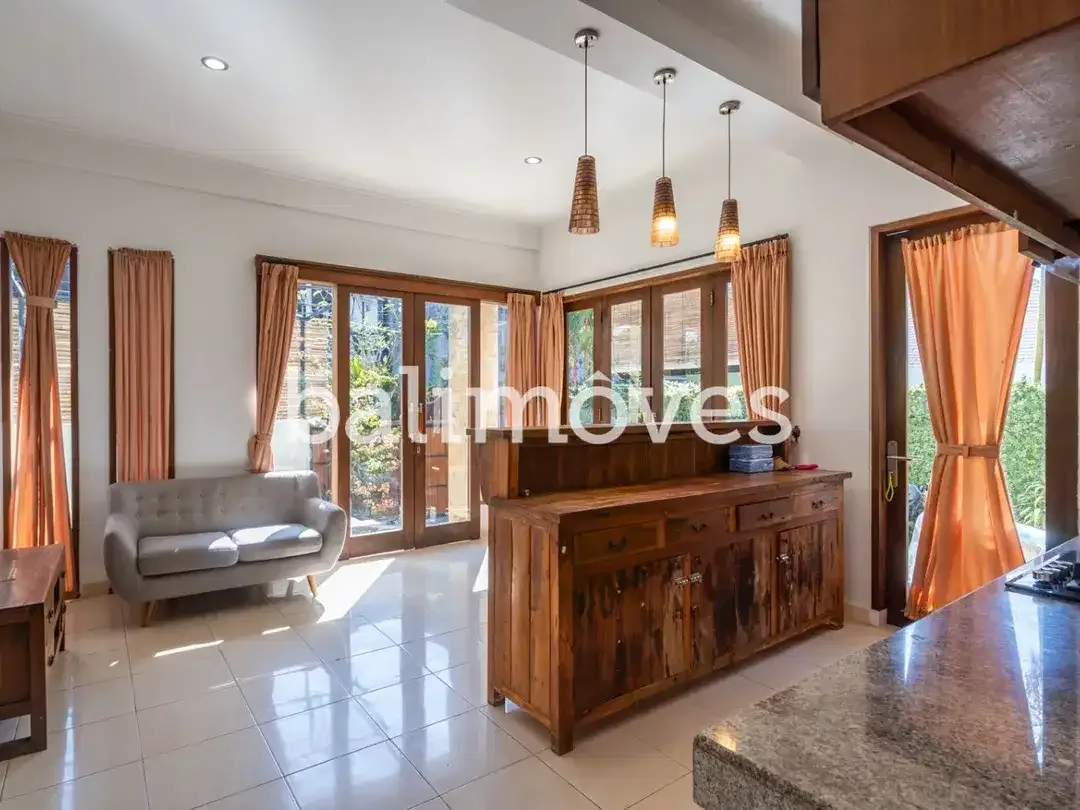Disewakan Vila Dua Lantai Empat Kamar Tidur di Tepi Pantai Sanur - Image 9 of 10