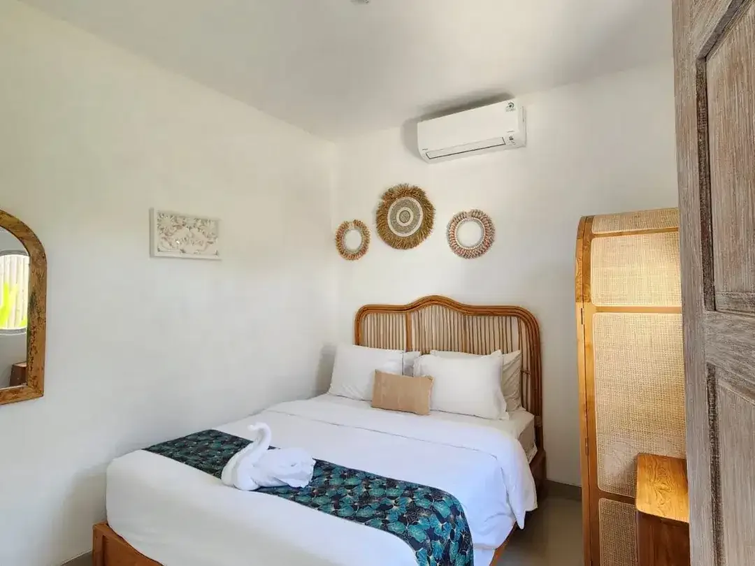 Stylish 3-Bedroom Villa with Rooftop Relaxation & Private Pool in Ungasan, Bali - Image 9 of 10
