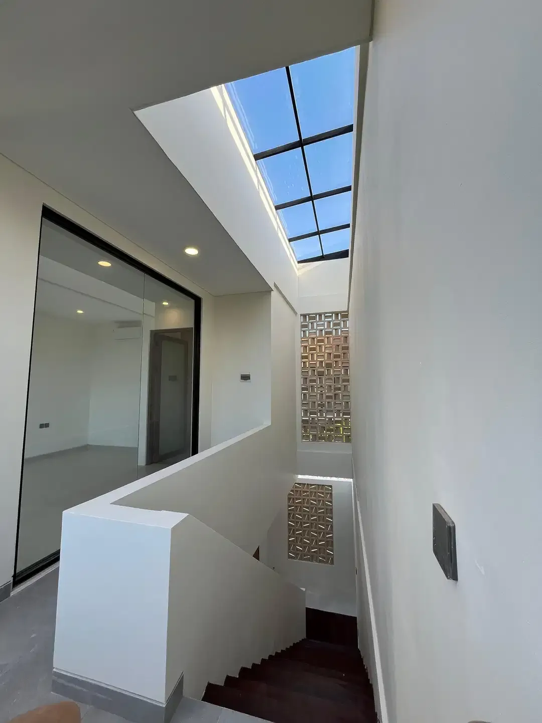 VILLA READY DESIGN SANTORINI AREA BEST CANGGU & BEST INVESTMENT - Image 7 of 10