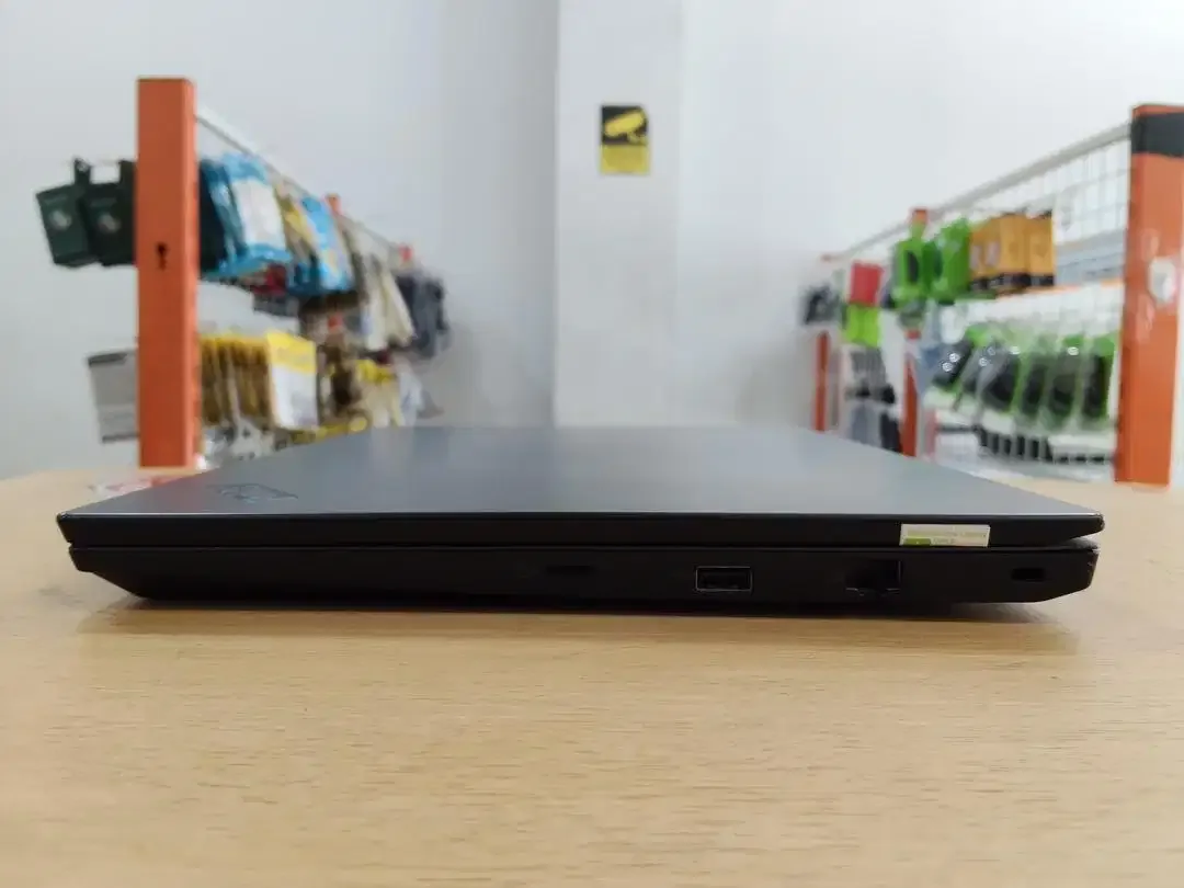 Lenovo ThinkPad E495 Amd Ryzen 7 Ram 16GB SSD 256GB VGA 2GB Mulus - Image 6 of 10