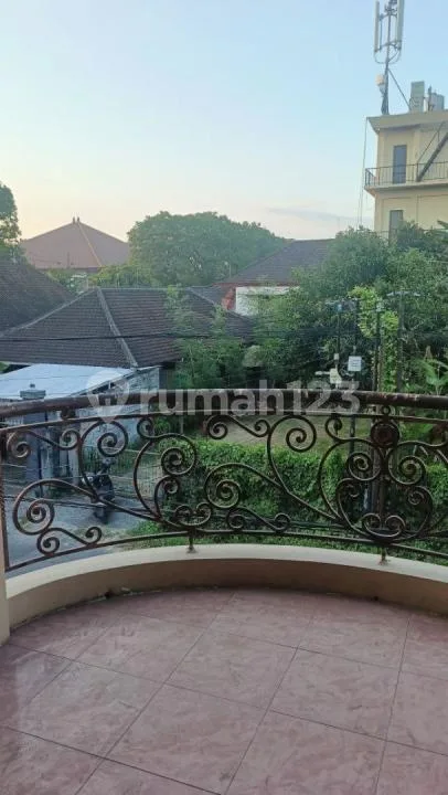 Rumah Clasic 2 Lantai Siap Huni 5 Menit Lapangan Renon Denpasar - Image 2 of 4