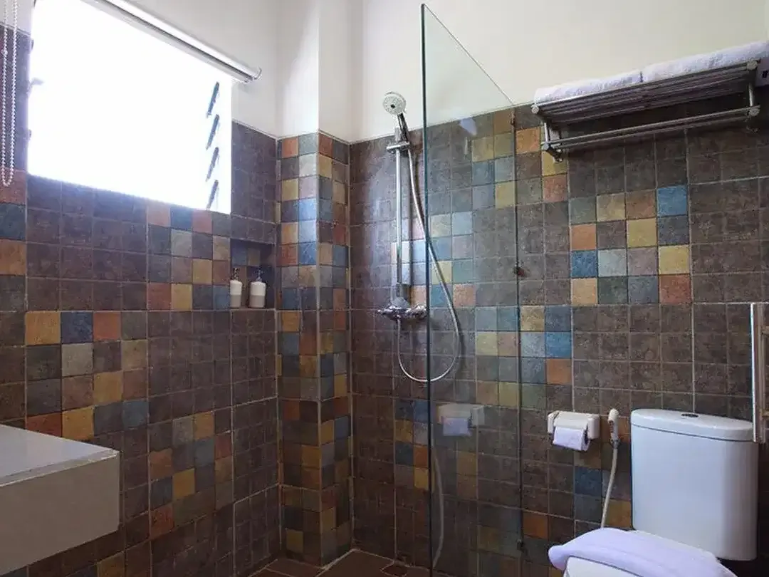 Dijual Guesthouse + Tempat Usaha di Jalan Utama Goa Gong, Jimbaran. - Image 3 of 10