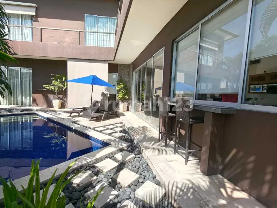 Yearly Rental, Wonderful 3 Bedrooms Villa With Ricefield View In Kesambi, Kerobokan - Image 4 of 4