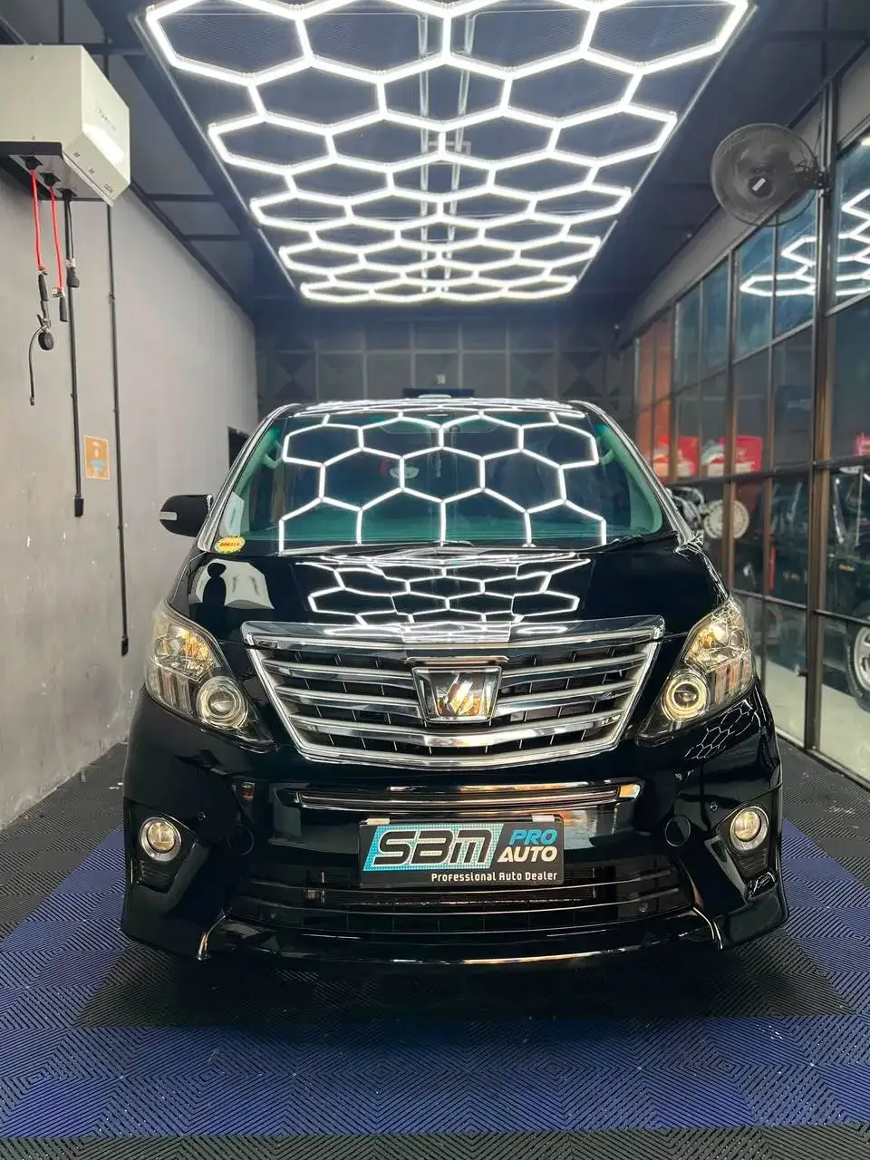 TOYOTA ALPHARD SC 2014 HITAM ASLI BALI, LOW KM - Image 1 of 10