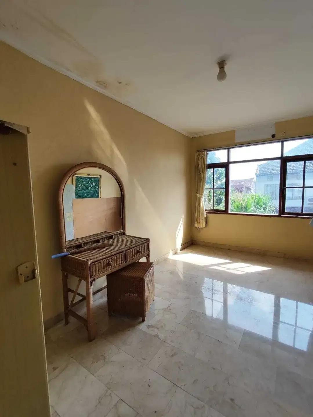rumah 5 kmr di jimbaran bawah,strategis area,jln besar,dkt pasar - Image 6 of 10