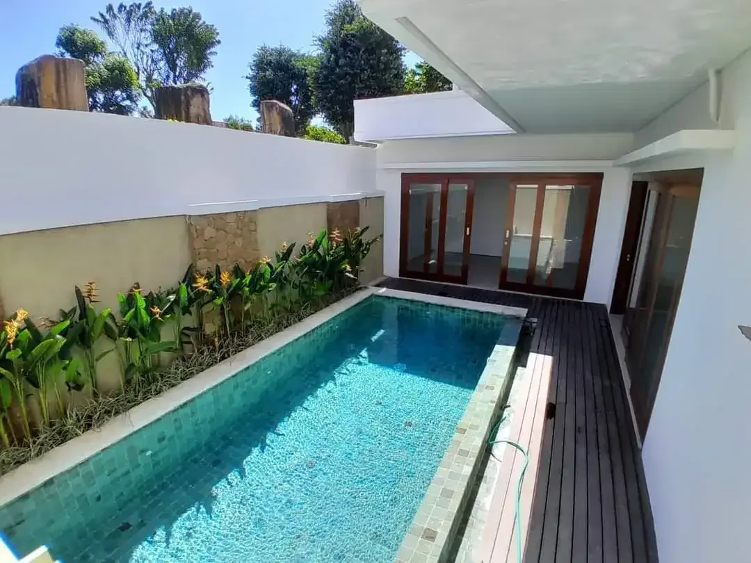 VILLA 3 BR FURNISHED KONDISI BARU LOKASI DEKAT PANTAI UNGASAN BALI - Image 4 of 10
