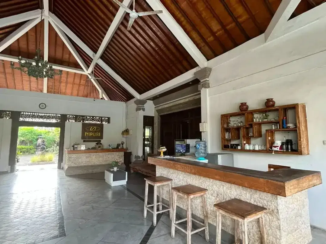 FOR SALE HOTEL BINTANG 3 KAWASAN PREMIUM DI BATUBELIG SEMINYAK - Image 2 of 10