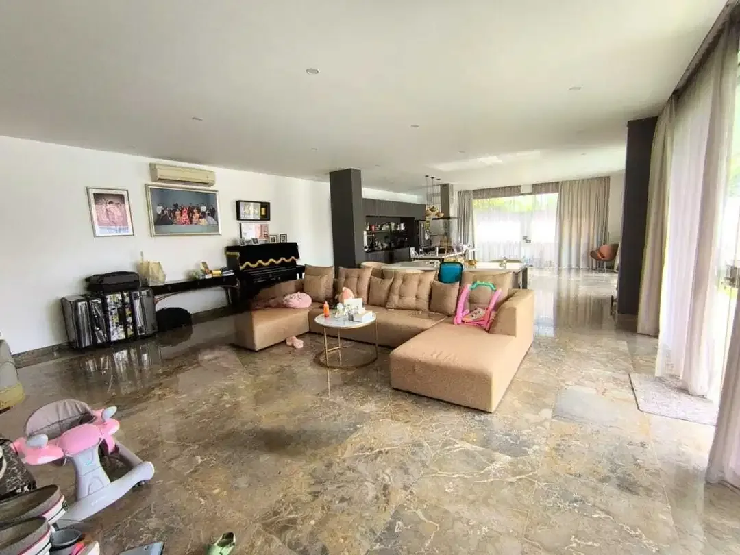 DIJUAL VILLA PRIBADI MEWAH VIEW GUNUNG DI TUMBAK BAYUH - Image 8 of 10