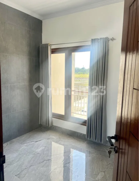 Dikontrakan Rumah 2 Lantai 3 Kamar Tidur Kediri Tabanan - Image 2 of 4