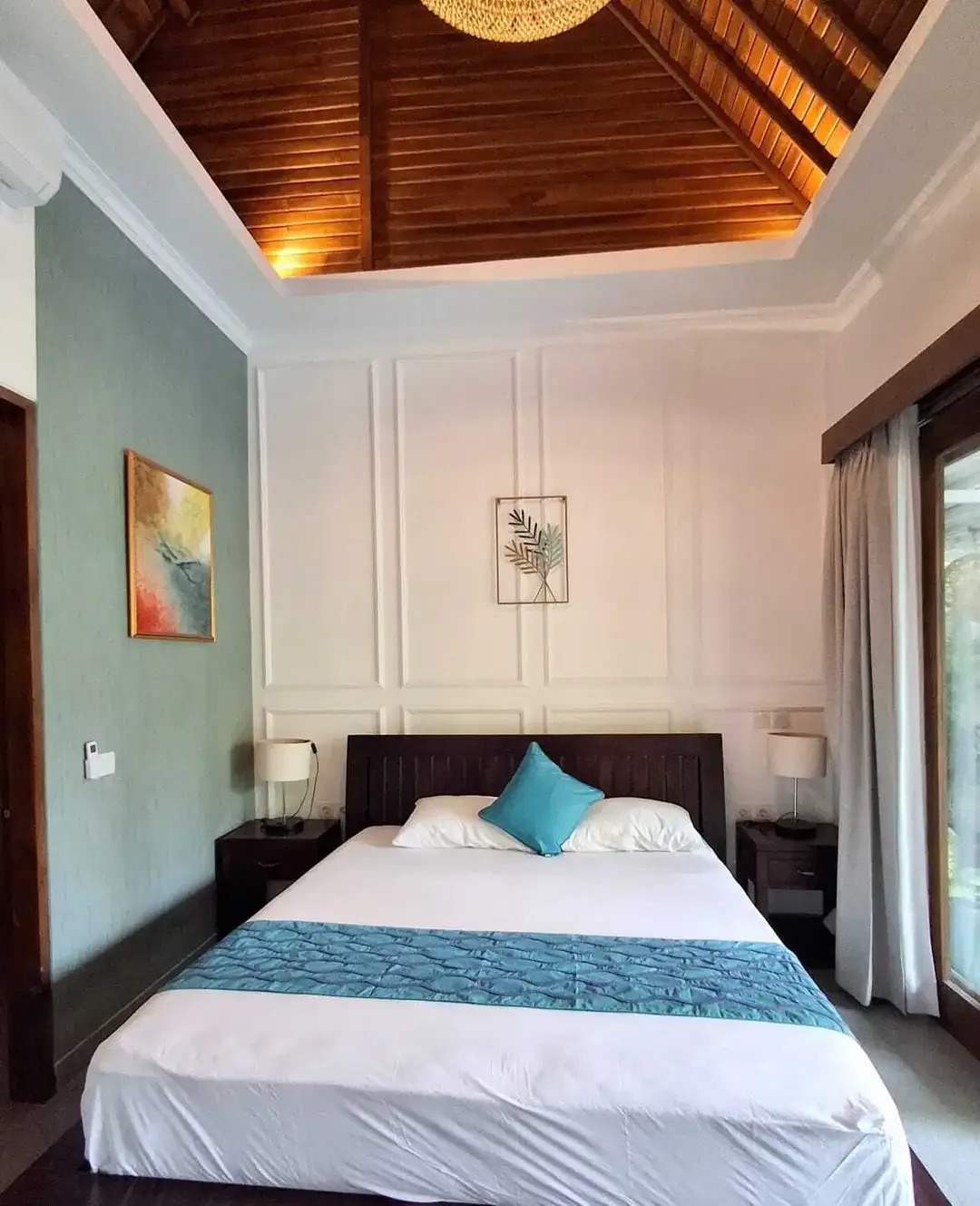 Luxury Villa Modern Minimalis Lokasi Strategis Umalas Bali - Image 6 of 10