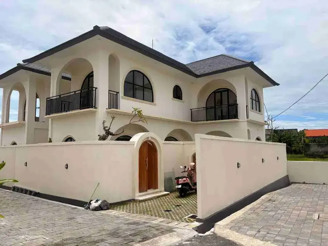SALE FREHOLD AND LEASEHOLD 2 MODERN VILLAS IN BUDUK CLOSED TO CANGGU WITH RICEFILED VIEW - Image 7 of 10
