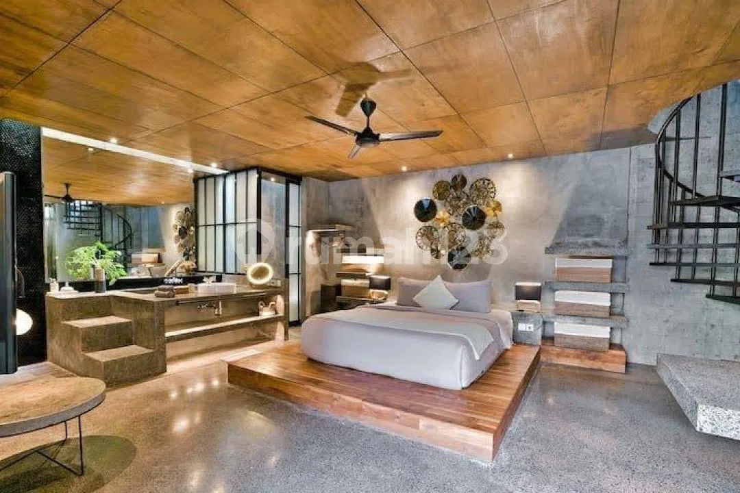 Villa Mewah 2 Lantai Dekat Pantai Nelayan Strategis di Canggu - Image 3 of 4